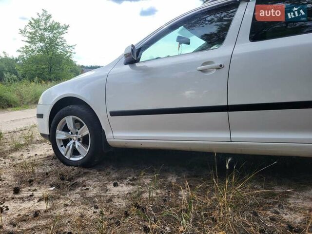 Білий Шкода Октавія, об'ємом двигуна 1.8 л та пробігом 219 тис. км за 7000 $, фото 12 на Automoto.ua