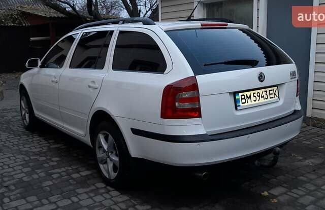 Белый Шкода Октавия, объемом двигателя 1.6 л и пробегом 214 тыс. км за 6000 $, фото 3 на Automoto.ua