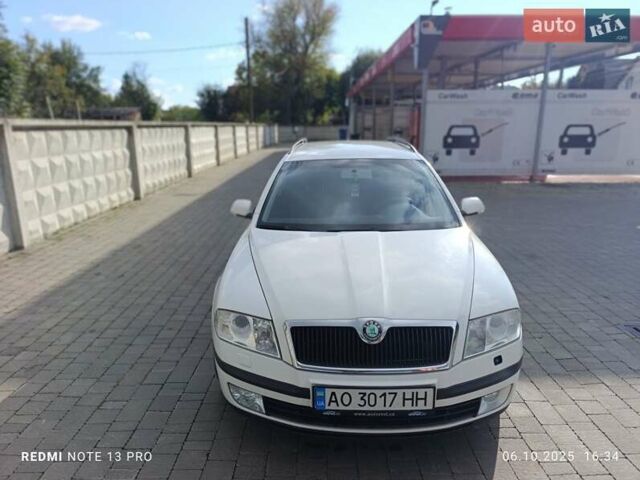 Белый Шкода Октавия, объемом двигателя 1.9 л и пробегом 294 тыс. км за 6200 $, фото 6 на Automoto.ua