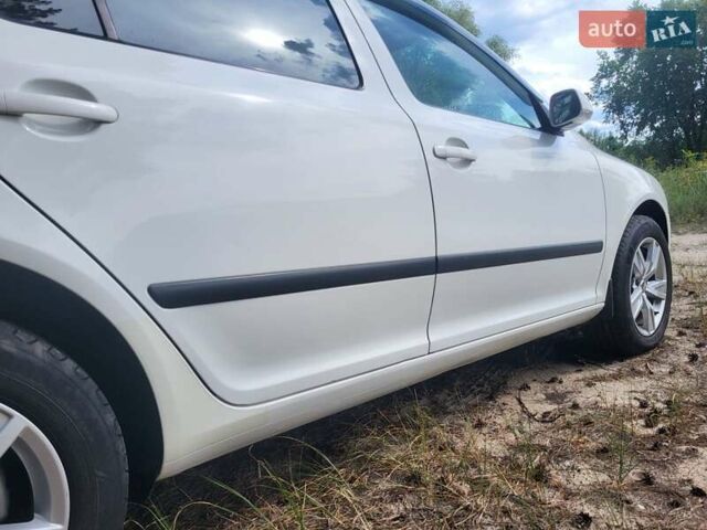 Білий Шкода Октавія, об'ємом двигуна 1.8 л та пробігом 219 тис. км за 7000 $, фото 3 на Automoto.ua