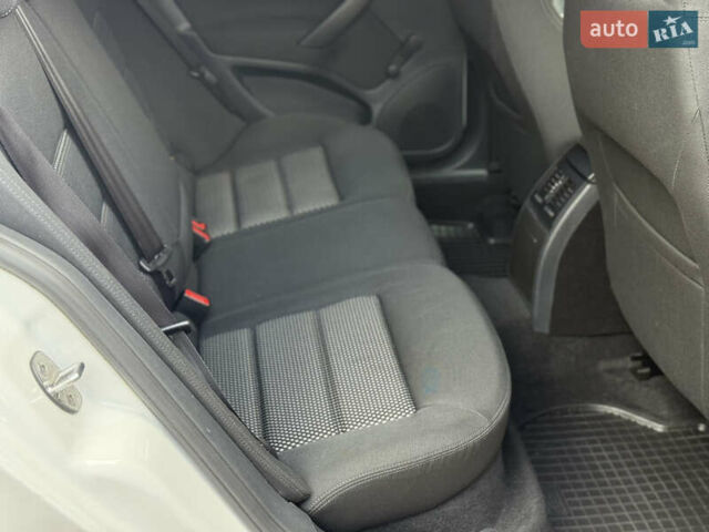 Білий Шкода Октавія, об'ємом двигуна 1.6 л та пробігом 245 тис. км за 6900 $, фото 60 на Automoto.ua