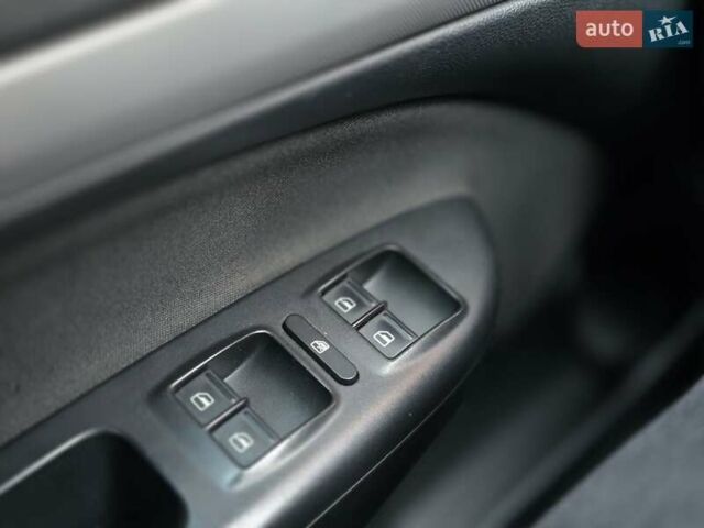 Белый Шкода Октавия, объемом двигателя 1.6 л и пробегом 268 тыс. км за 9500 $, фото 12 на Automoto.ua