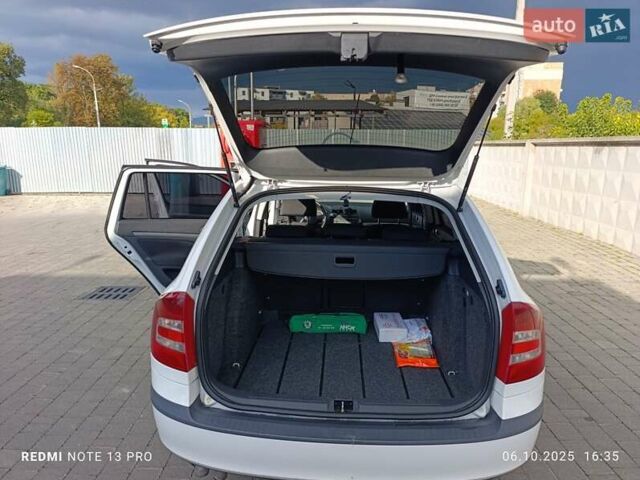 Белый Шкода Октавия, объемом двигателя 1.9 л и пробегом 294 тыс. км за 6200 $, фото 16 на Automoto.ua