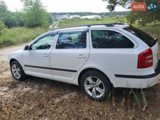 Білий Шкода Октавія, об'ємом двигуна 1.8 л та пробігом 219 тис. км за 7000 $, фото 10 на Automoto.ua