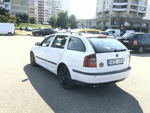 Белый Шкода Октавия, объемом двигателя 1.9 л и пробегом 337 тыс. км за 2700 $, фото 1 на Automoto.ua