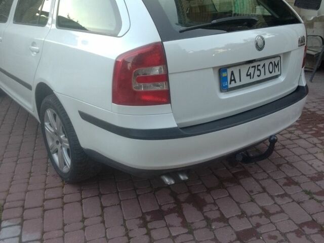 Белый Шкода Октавия, объемом двигателя 2 л и пробегом 250 тыс. км за 5700 $, фото 5 на Automoto.ua