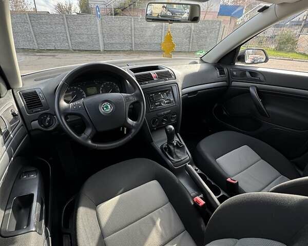 Білий Шкода Октавія, об'ємом двигуна 1.6 л та пробігом 161 тис. км за 7000 $, фото 8 на Automoto.ua