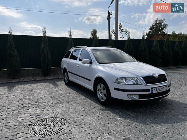 Білий Шкода Октавія, об'ємом двигуна 1.6 л та пробігом 307 тис. км за 5500 $, фото 2 на Automoto.ua
