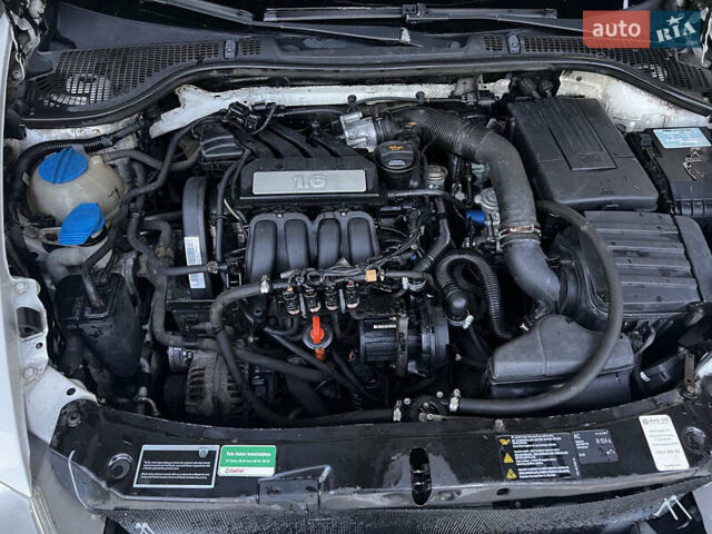 Білий Шкода Октавія, об'ємом двигуна 1.6 л та пробігом 307 тис. км за 5500 $, фото 12 на Automoto.ua