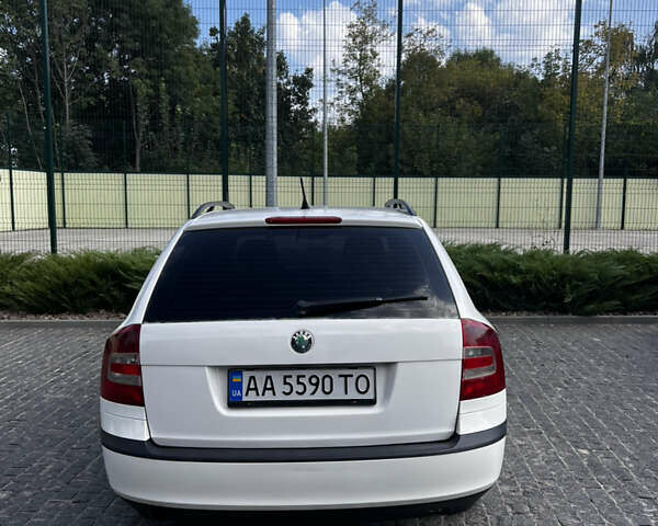 Білий Шкода Октавія, об'ємом двигуна 1.6 л та пробігом 307 тис. км за 5500 $, фото 6 на Automoto.ua