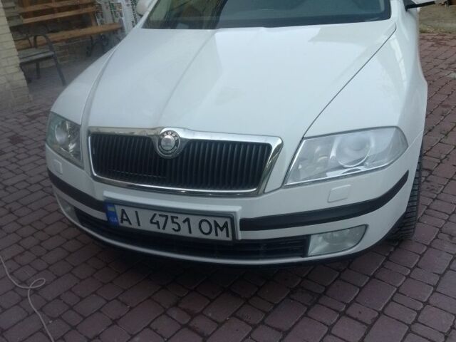 Белый Шкода Октавия, объемом двигателя 2 л и пробегом 250 тыс. км за 5700 $, фото 3 на Automoto.ua