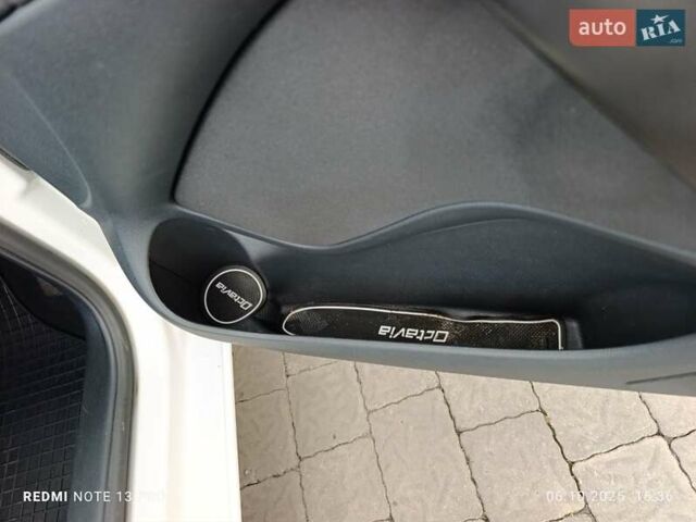 Белый Шкода Октавия, объемом двигателя 1.9 л и пробегом 294 тыс. км за 6200 $, фото 28 на Automoto.ua