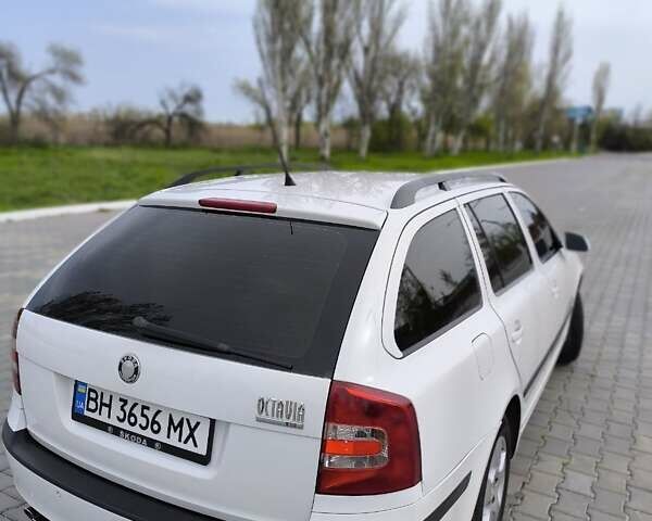 Белый Шкода Октавия, объемом двигателя 1.8 л и пробегом 192 тыс. км за 6999 $, фото 9 на Automoto.ua