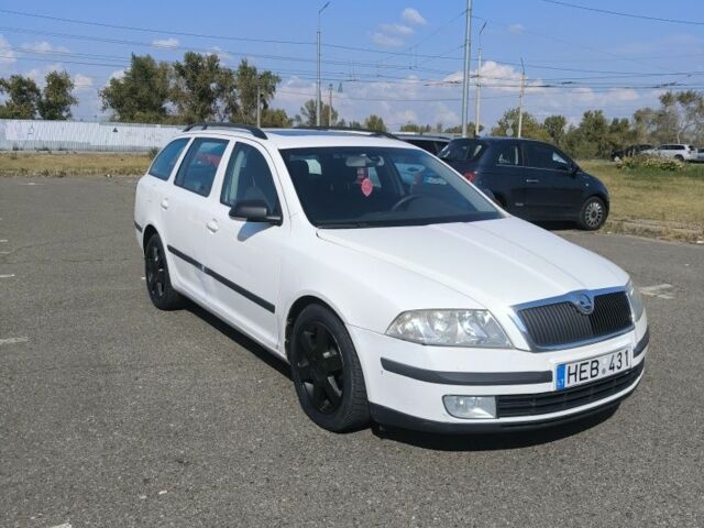 Белый Шкода Октавия, объемом двигателя 1.9 л и пробегом 337 тыс. км за 2700 $, фото 2 на Automoto.ua