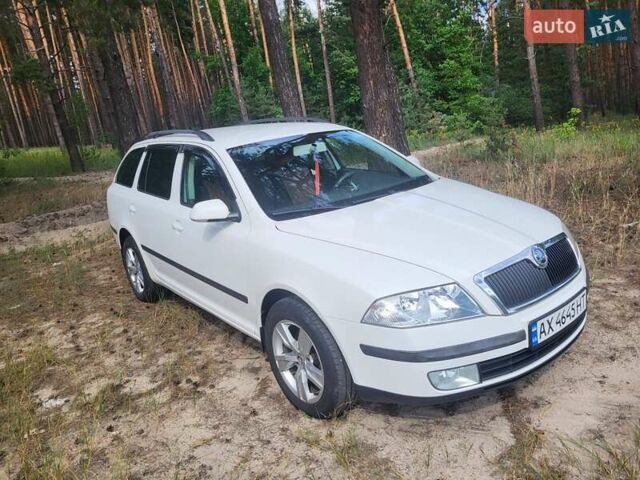 Білий Шкода Октавія, об'ємом двигуна 1.8 л та пробігом 219 тис. км за 7000 $, фото 8 на Automoto.ua