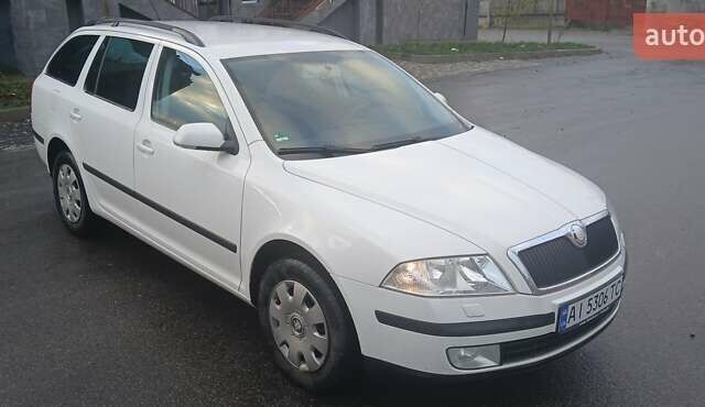 Білий Шкода Октавія, об'ємом двигуна 1.6 л та пробігом 236 тис. км за 6500 $, фото 1 на Automoto.ua