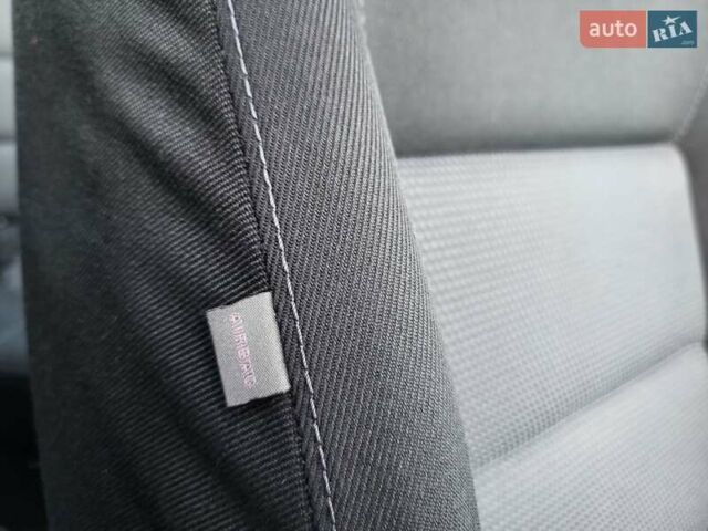 Білий Шкода Октавія, об'ємом двигуна 1.6 л та пробігом 214 тис. км за 5999 $, фото 88 на Automoto.ua