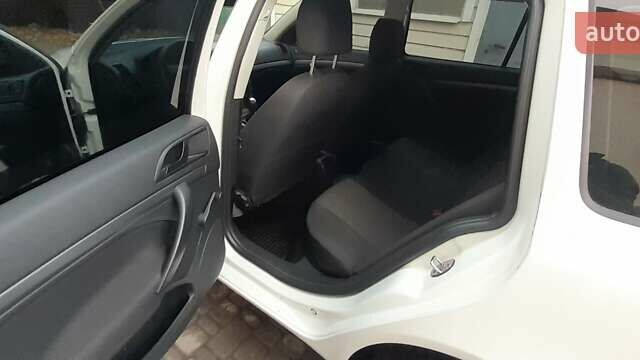 Белый Шкода Октавия, объемом двигателя 1.6 л и пробегом 214 тыс. км за 6000 $, фото 11 на Automoto.ua