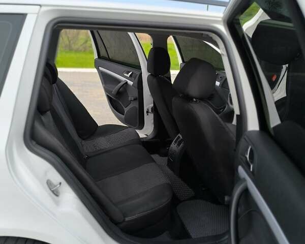 Белый Шкода Октавия, объемом двигателя 1.8 л и пробегом 192 тыс. км за 6999 $, фото 36 на Automoto.ua