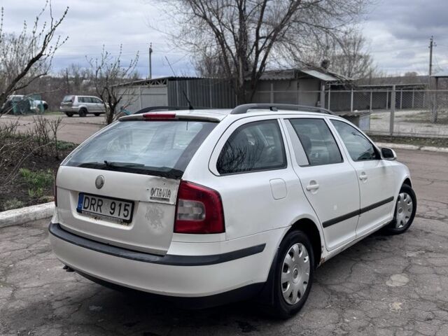 Белый Шкода Октавия, объемом двигателя 1.9 л и пробегом 320 тыс. км за 2300 $, фото 4 на Automoto.ua