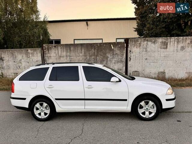 Білий Шкода Октавія, об'ємом двигуна 1.98 л та пробігом 257 тис. км за 6500 $, фото 1 на Automoto.ua