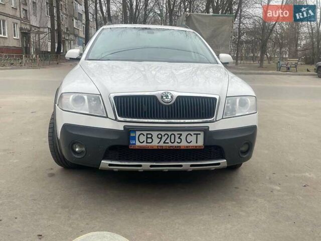 Білий Шкода Октавія, об'ємом двигуна 2 л та пробігом 263 тис. км за 6200 $, фото 5 на Automoto.ua