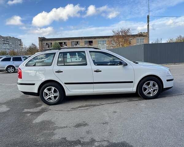 Білий Шкода Октавія, об'ємом двигуна 1.6 л та пробігом 161 тис. км за 7000 $, фото 3 на Automoto.ua