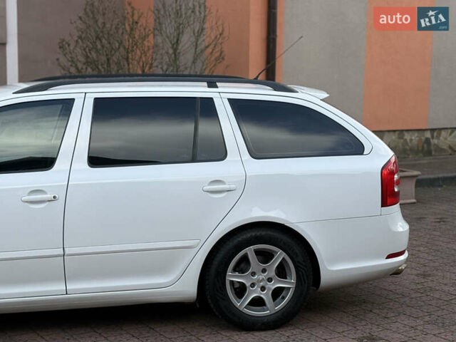 Білий Шкода Октавія, об'ємом двигуна 1.6 л та пробігом 245 тис. км за 6900 $, фото 11 на Automoto.ua