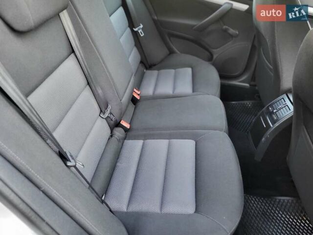 Білий Шкода Октавія, об'ємом двигуна 1.6 л та пробігом 214 тис. км за 5999 $, фото 86 на Automoto.ua
