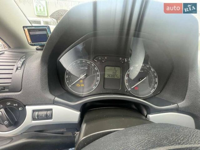Білий Шкода Октавія, об'ємом двигуна 2 л та пробігом 263 тис. км за 6200 $, фото 8 на Automoto.ua