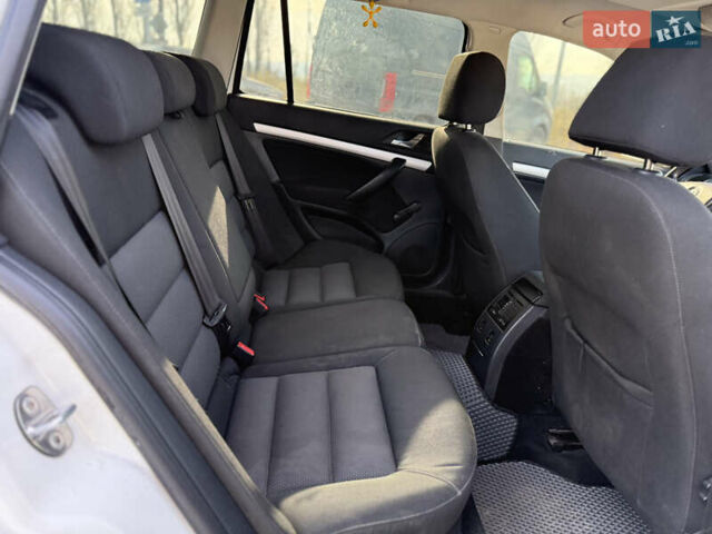 Белый Шкода Октавия, объемом двигателя 1.6 л и пробегом 310 тыс. км за 5350 $, фото 16 на Automoto.ua