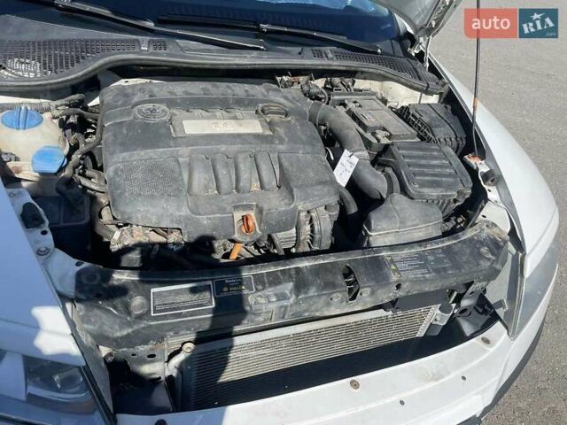 Белый Шкода Октавия, объемом двигателя 1.6 л и пробегом 240 тыс. км за 5300 $, фото 9 на Automoto.ua