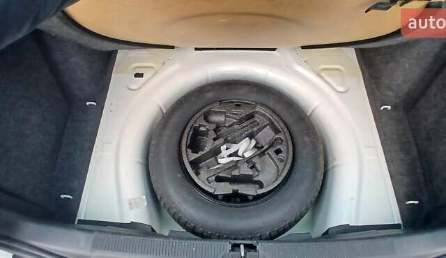 Білий Шкода Октавія, об'ємом двигуна 1.6 л та пробігом 236 тис. км за 6500 $, фото 5 на Automoto.ua