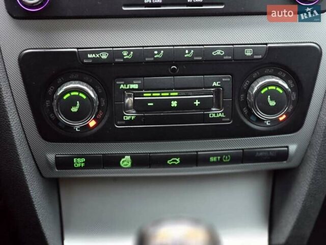 Белый Шкода Октавия, объемом двигателя 1.6 л и пробегом 268 тыс. км за 9500 $, фото 8 на Automoto.ua