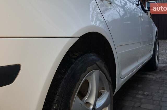 Белый Шкода Октавия, объемом двигателя 1.6 л и пробегом 214 тыс. км за 6000 $, фото 7 на Automoto.ua