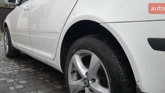 Белый Шкода Октавия, объемом двигателя 1.6 л и пробегом 214 тыс. км за 6000 $, фото 5 на Automoto.ua