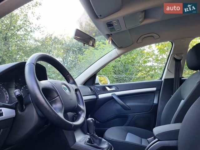 Білий Шкода Октавія, об'ємом двигуна 1.6 л та пробігом 214 тис. км за 5999 $, фото 60 на Automoto.ua