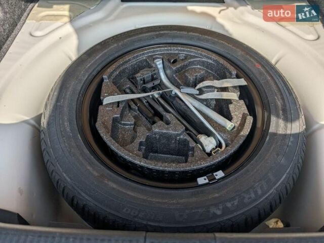 Белый Шкода Октавия, объемом двигателя 1.98 л и пробегом 239 тыс. км за 7450 $, фото 69 на Automoto.ua