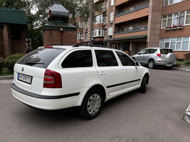 Белый Шкода Октавия, объемом двигателя 1.6 л и пробегом 303 тыс. км за 5500 $, фото 8 на Automoto.ua