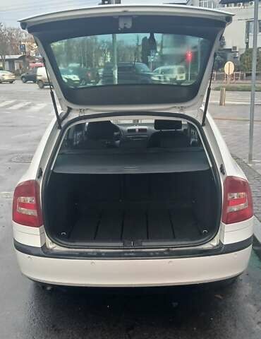 Білий Шкода Октавія, об'ємом двигуна 1.6 л та пробігом 236 тис. км за 6500 $, фото 13 на Automoto.ua