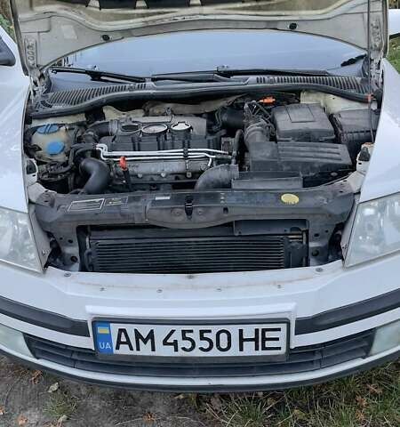 Белый Шкода Октавия, объемом двигателя 2 л и пробегом 440 тыс. км за 6000 $, фото 2 на Automoto.ua