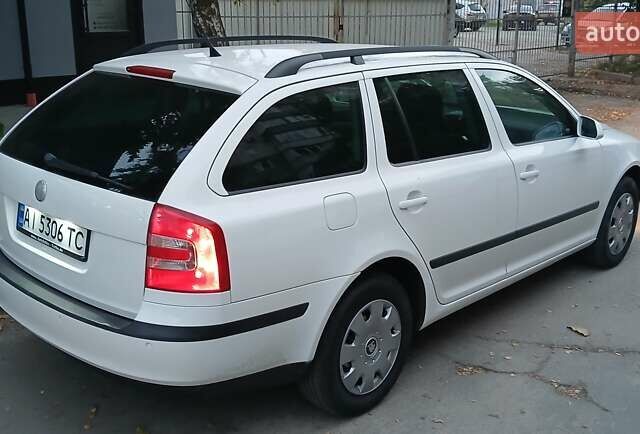 Білий Шкода Октавія, об'ємом двигуна 1.6 л та пробігом 236 тис. км за 6500 $, фото 8 на Automoto.ua