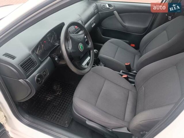 Белый Шкода Октавия, объемом двигателя 1.6 л и пробегом 274 тыс. км за 5300 $, фото 14 на Automoto.ua