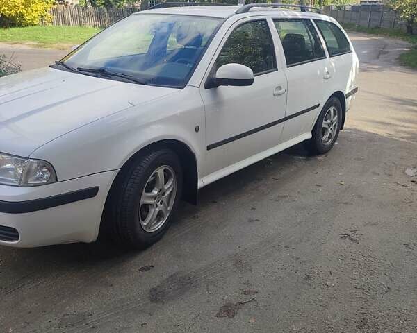 Шкода Октавия 2009 в Киеве на Automoto.ua Белый Шкода Октавия, объемом двигателя 1.6 л и пробегом 155 тыс. км за 4750 $, фото 4 на Automoto.ua