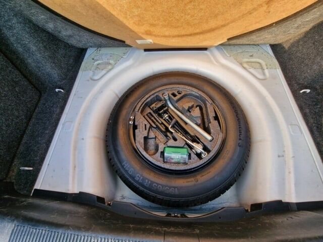 Белый Шкода Октавия, объемом двигателя 1.9 л и пробегом 220 тыс. км за 2200 $, фото 1 на Automoto.ua