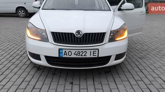 Шкода Октавия 2009 в Мукачеве на Automoto.ua Белый Шкода Октавия, объемом двигателя 1.39 л и пробегом 251 тыс. км за 7300 $, фото 12 на Automoto.ua