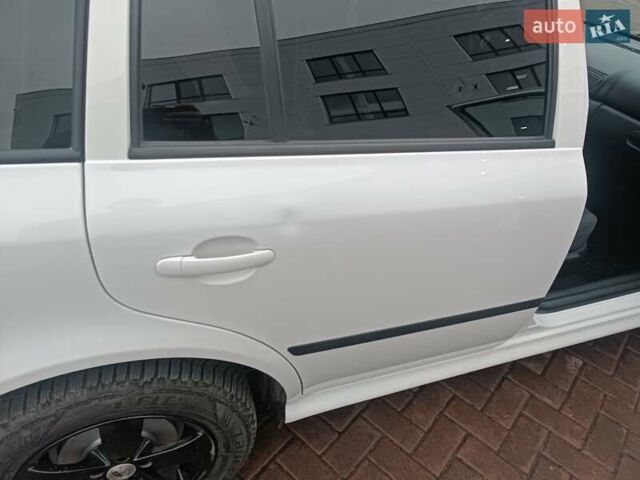 Белый Шкода Октавия, объемом двигателя 1.6 л и пробегом 274 тыс. км за 5300 $, фото 9 на Automoto.ua