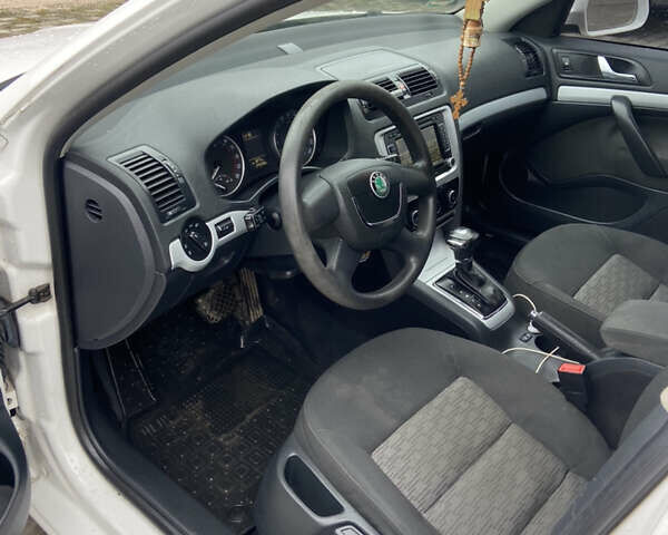 Белый Шкода Октавия, объемом двигателя 1.9 л и пробегом 245 тыс. км за 7850 $, фото 10 на Automoto.ua