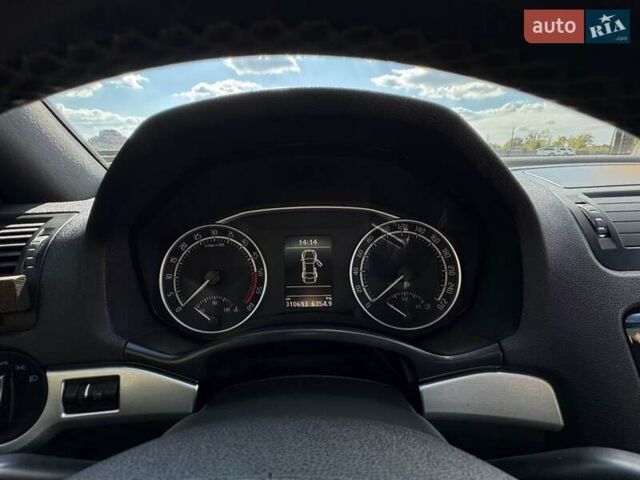 Белый Шкода Октавия, объемом двигателя 1.97 л и пробегом 316 тыс. км за 10700 $, фото 17 на Automoto.ua