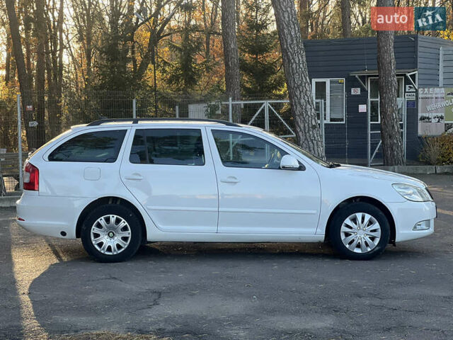 Белый Шкода Октавия, объемом двигателя 1.6 л и пробегом 236 тыс. км за 8200 $, фото 7 на Automoto.ua